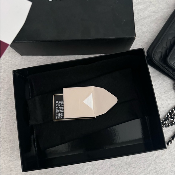 Chanel chain flower bag - Picture 4 of 9